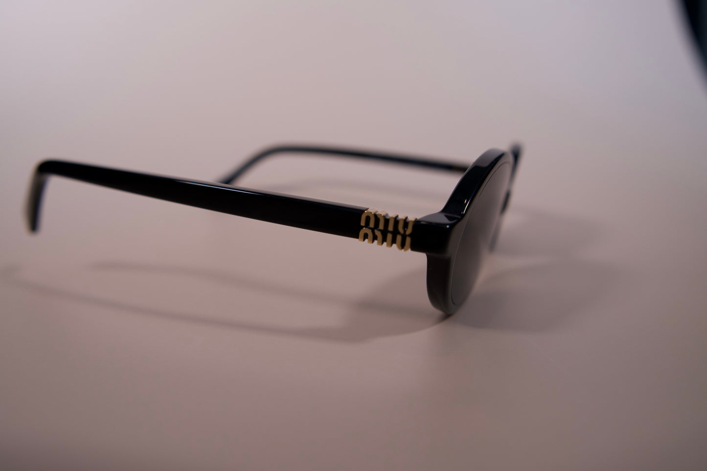 MIU MIU | 04ZS, Black Frame